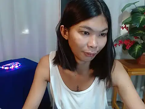 Snapshot of laura_leeforever chatting on 18, 6, 2026 laura leeforever online show from 18, 6, 2026