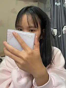 Daisy018 online show from 9, 9, 2025