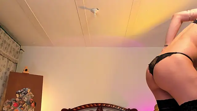 Snapshot of nonbinaryangel chatting on 21, 5, 2026 nonbinaryangel online show from 21, 5, 2026