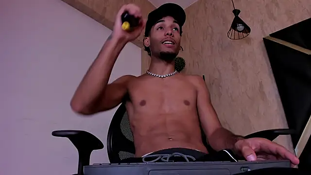 Snapshot of Thiagoferreti chatting on 18, 10, 2025 Thiagoferreti online show from 18, 10, 2025