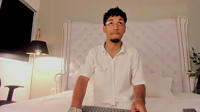 Snapshot of Thiagoferreti chatting on 22, 10, 2025 Thiagoferreti online show from 22, 10, 2025