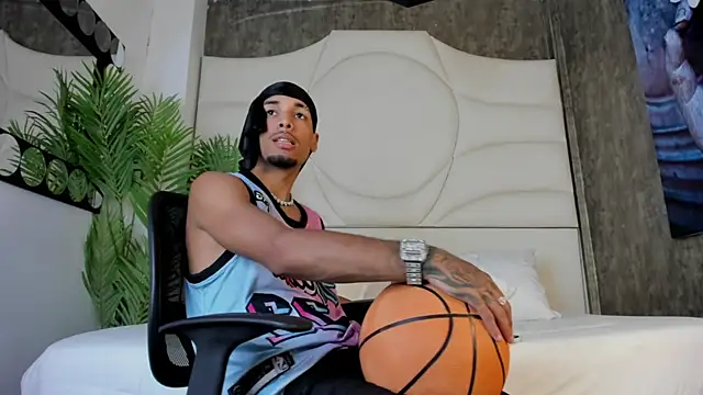 Snapshot of Thiagoferreti chatting on 29, 10, 2025 Thiagoferreti online show from 29, 10, 2025