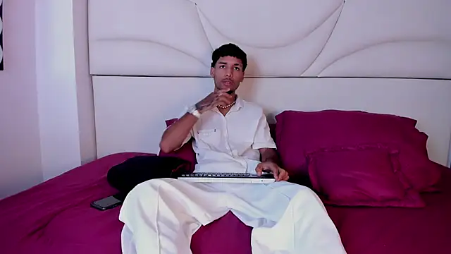 Snapshot of Thiagoferreti chatting on 10, 11, 2025 Thiagoferreti online show from 10, 11, 2025