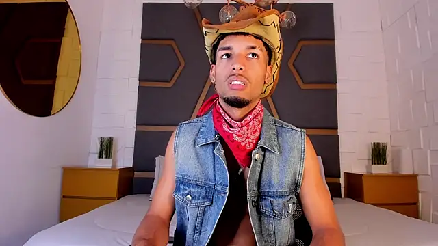 Snapshot of Thiagoferreti chatting on 18, 11, 2025 Thiagoferreti online show from 18, 11, 2025