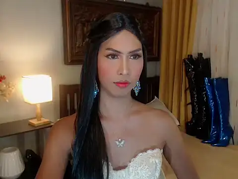 Nathalieheartt online show from 7, 10, 2025