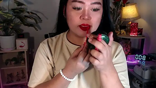 Snapshot of YourSweet-mich chatting on 26, 10, 2025 YourSweet-mich online show from 26, 10, 2025