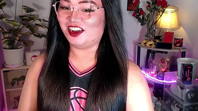 Snapshot of YourSweet-mich chatting on 10, 11, 2025 YourSweet-mich online show from 10, 11, 2025