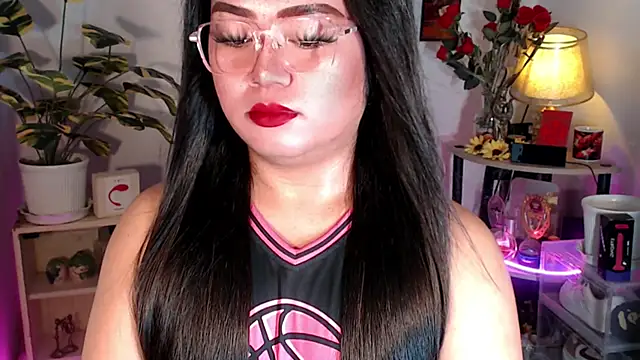 Snapshot of YourSweet-mich chatting on 11, 11, 2025 YourSweet-mich online show from 11, 11, 2025