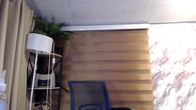 Snapshot of yuminasaixx chatting on 9, 4, 2026 yuminasaixx online show from 9, 4, 2026