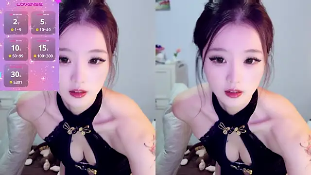 Snapshot of manman-01 chatting on 25, 11, 2025 manman-01 online show from 25, 11, 2025