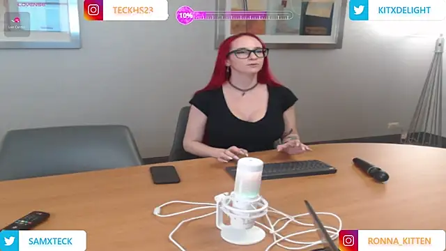 Snapshot of SamXTeck chatting on 9, 4, 2026 SamXTeck online show from 9, 4, 2026
