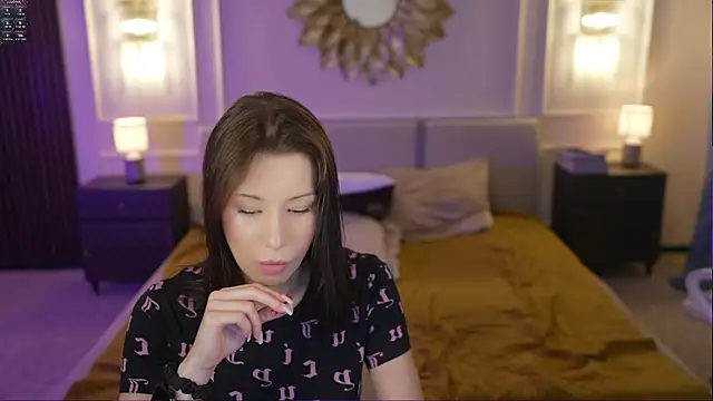 Selena Glow online show from 29, 9, 2025