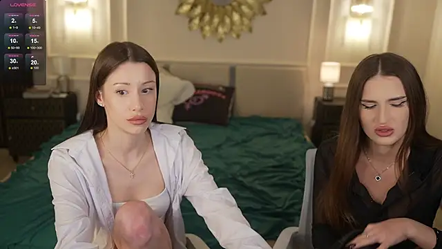 Snapshot of Selena_Glow chatting on 5, 3, 2026 Selena Glow online show from 5, 3, 2026