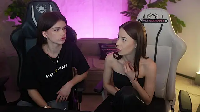 Snapshot of Selena_Glow chatting on 25, 3, 2026 Selena Glow online show from 25, 3, 2026