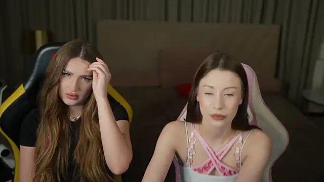 Snapshot of Selena_Glow chatting on 20, 4, 2026 Selena Glow online show from 20, 4, 2026