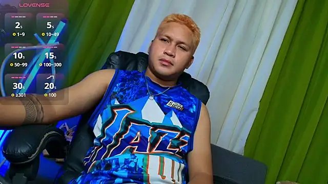 Snapshot of Asian_jayeel chatting on 5, 4, 2026 Asian jayeel online show from 5, 4, 2026