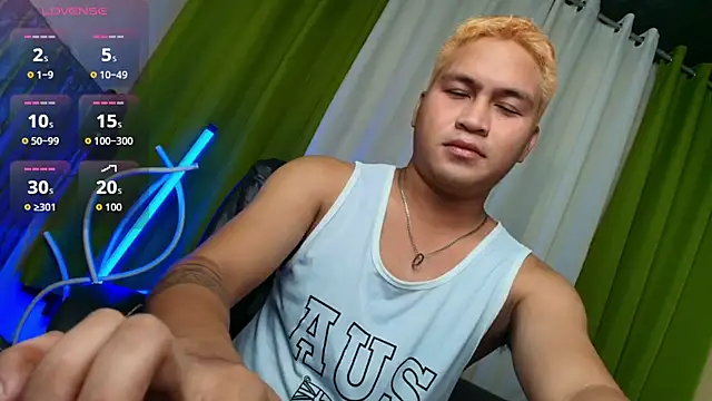 Snapshot of Asian_jayeel chatting on 7, 4, 2026 Asian jayeel online show from 7, 4, 2026