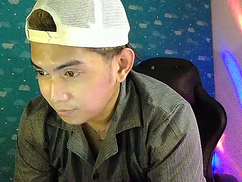 Snapshot of riley_cum chatting on 28, 3, 2026 riley cum online show from 28, 3, 2026