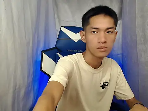 Snapshot of riks_tyler chatting on 31, 5, 2026 riks tyler online show from 31, 5, 2026