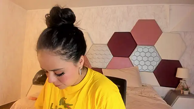 ArielleWilde online show from 5, 12, 2025