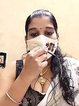 Snapshot of amelia-rani chatting on 3, 10, 2025 amelia-rani online show from 3, 10, 2025