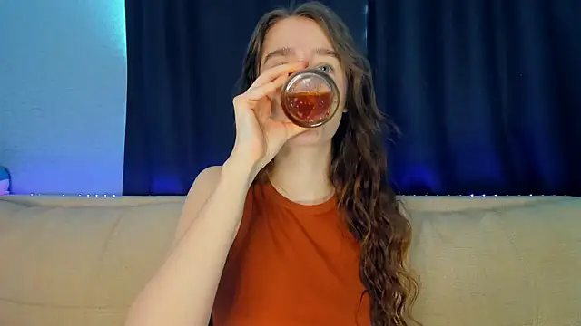 Snapshot of lovelyalivia chatting on 5, 5, 2026 lovelyalivia online show from 5, 5, 2026