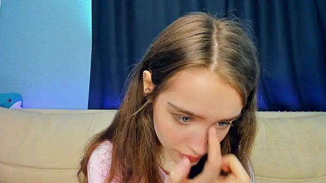 Snapshot of lovelyalivia chatting on 6, 5, 2026 lovelyalivia online show from 6, 5, 2026