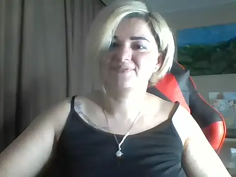 Snapshot of Wymini chatting on 8, 9, 2025 Wymini online show from 8, 9, 2025