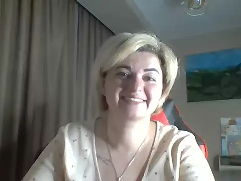 Snapshot of Wymini chatting on 10, 9, 2025 Wymini online show from 10, 9, 2025