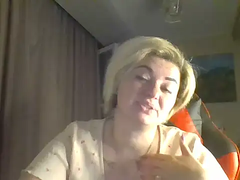 Snapshot of Wymini chatting on 13, 9, 2025 Wymini online show from 13, 9, 2025