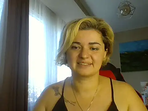 Snapshot of Wymini chatting on 16, 9, 2025 Wymini online show from 16, 9, 2025