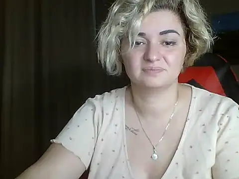 Snapshot of Wymini chatting on 18, 9, 2025 Wymini online show from 18, 9, 2025