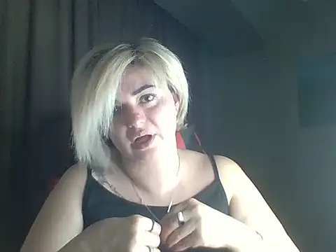 Snapshot of Wymini chatting on 22, 9, 2025 Wymini online show from 22, 9, 2025