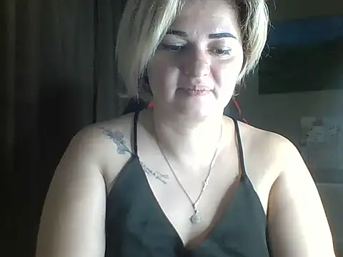 Snapshot of Wymini chatting on 3, 10, 2025 Wymini online show from 3, 10, 2025