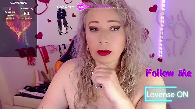 Snapshot of sofiacurvy_45 chatting on 5, 10, 2025 sofiacurvy 45 online show from 5, 10, 2025