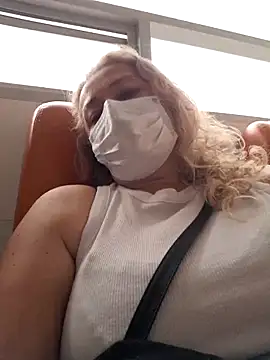 Snapshot of sofiacurvy_45 chatting on 15, 4, 2026 sofiacurvy 45 online show from 15, 4, 2026