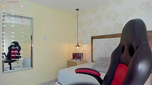 Snapshot of IRISCLARK1 chatting on 8, 11, 2025 IRISCLARK1 online show from 8, 11, 2025