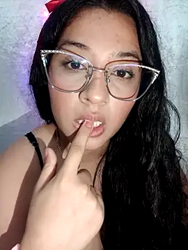 Snapshot of VALENTINA_ROUSE_ chatting on 5, 3, 2026 VALENTINA ROUSE online show from 5, 3, 2026