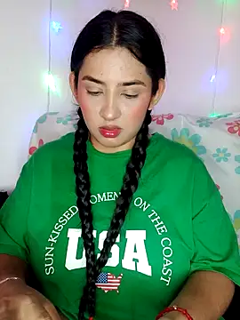 Snapshot of VALENTINA_ROUSE_ chatting on 2, 4, 2026 VALENTINA ROUSE online show from 2, 4, 2026