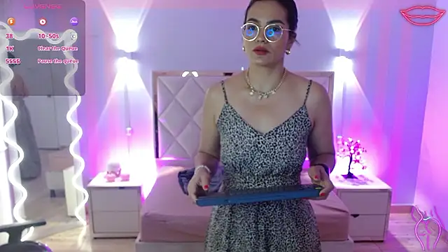 Snapshot of Rosalind_tay chatting on 24, 2, 2026 Rosalind tay online show from 24, 2, 2026