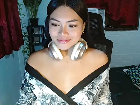 naughtyhothailey online show from 27, 6, 2026
