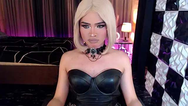 Snapshot of BigCockMaxineTS chatting on 27, 10, 2025 BigCockMaxineTS online show from 27, 10, 2025