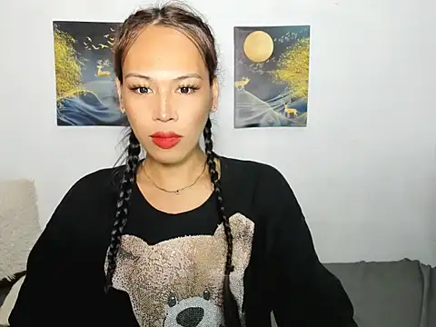 Savanna White online show from 14, 11, 2025