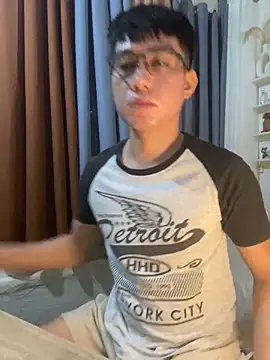 xshyboyx online show from 4, 12, 2025