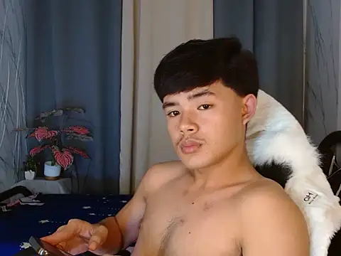 Snapshot of YourNaughtyTwink_69 chatting on 23, 4, 2026 YourNaughtyTwink 69 online show from 23, 4, 2026