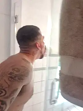 Snapshot of Cnutt310 chatting on 8, 11, 2025 Cnutt310 online show from 8, 11, 2025