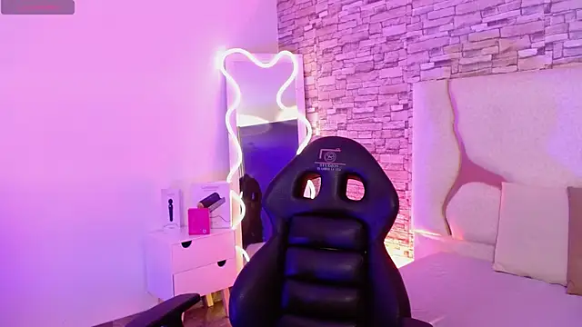 LIHIAN TAY online show from 24, 9, 2025