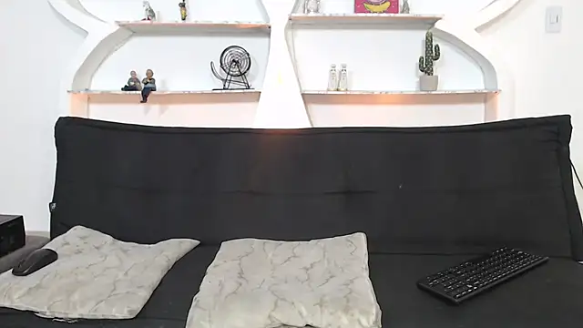 PRETTY SEX1 online show from 24, 11, 2025