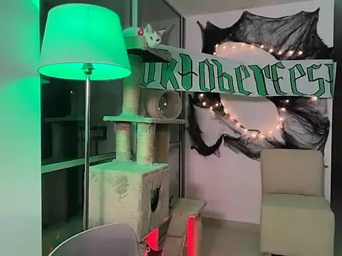 Snapshot of RosseMelody chatting on 4, 10, 2025 RosseMelody online show from 4, 10, 2025