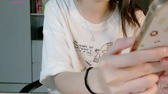 Snapshot of Ryeon_99 chatting on 4, 4, 2026 Ryeon 99 online show from 4, 4, 2026